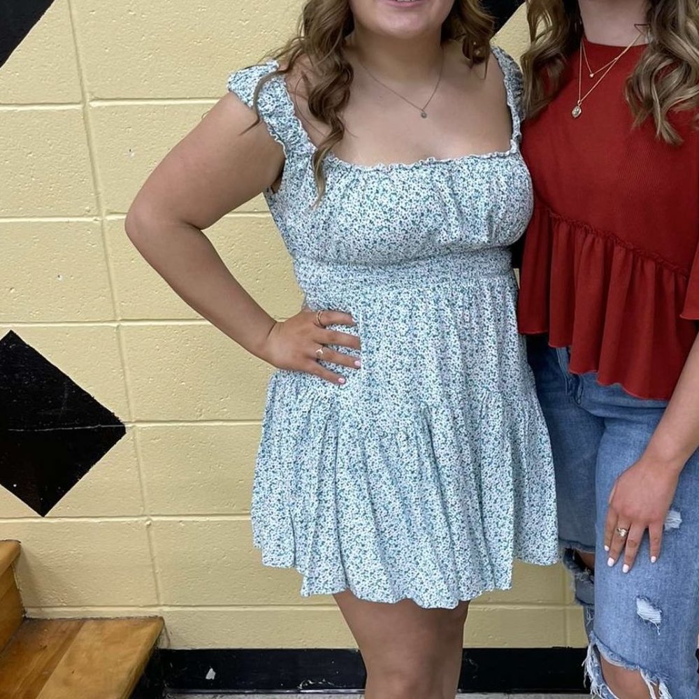 adorable flowy floral print Aéropostale dress